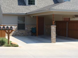 104 E Meadow Park Cir, Waco, TX 76705