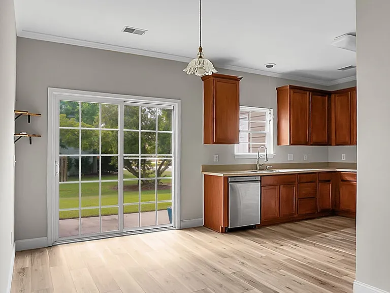 102 Lamplighter Ln — Photo 13