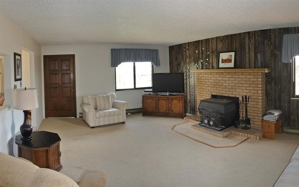 2nd image of 2715 Arnold Ave