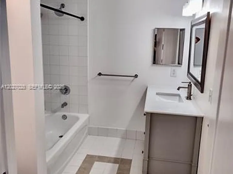 1200 Brickell Bay Dr #2005 — Photo 12