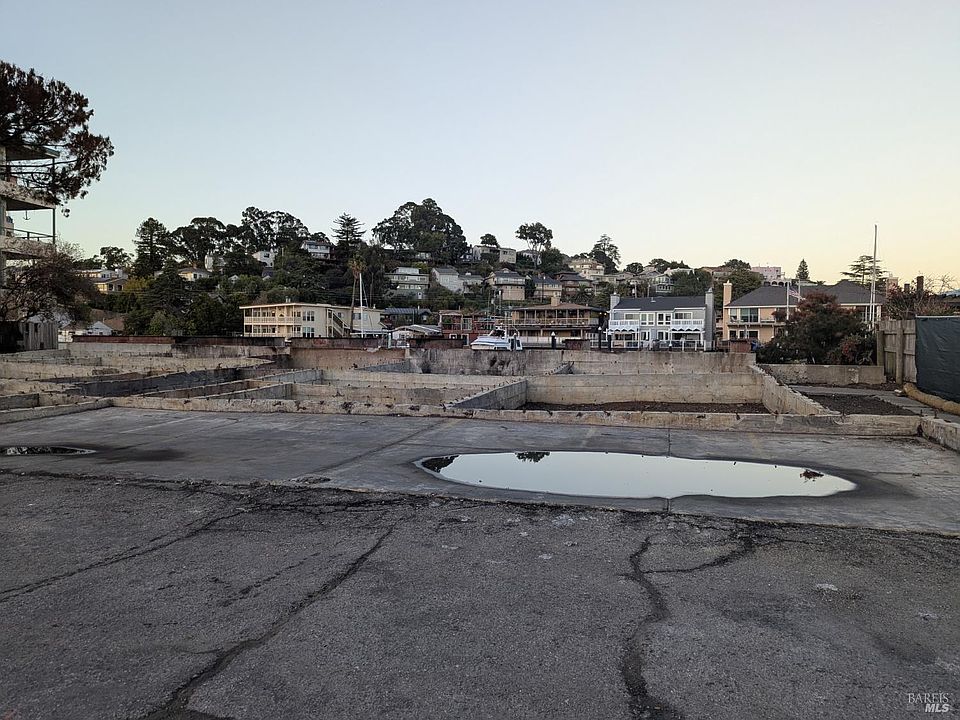 1st image of 516 Canal Street