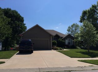 2340 NE Summerfield Dr, Blue Springs, MO 64029