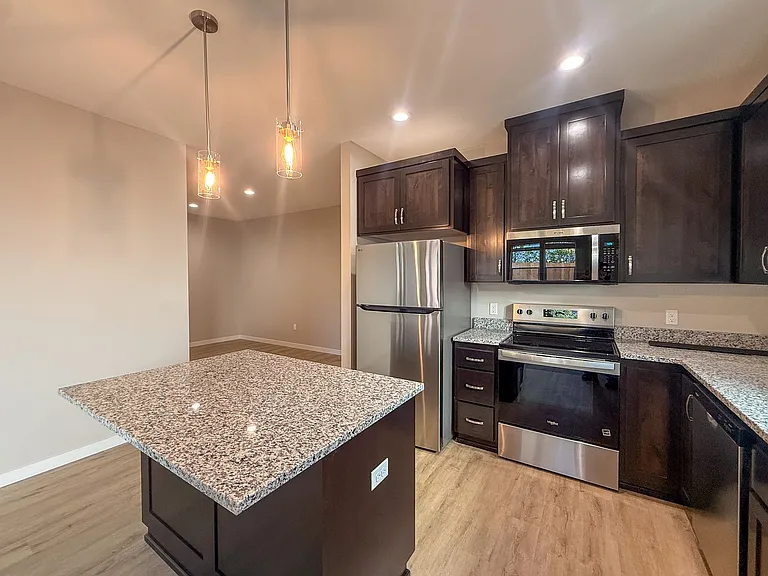 5534-5564 Skyline Rd S — Photo 86