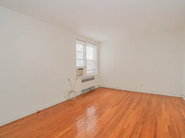 36 Dahill Road image 11 of 25