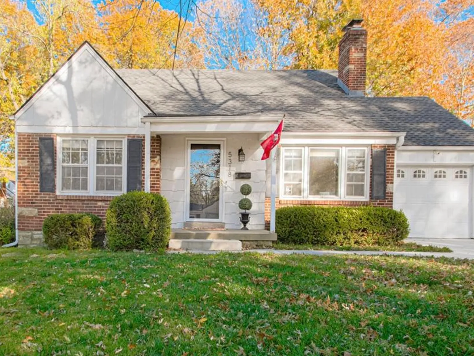 2 bed, $2,300 — Photo 1