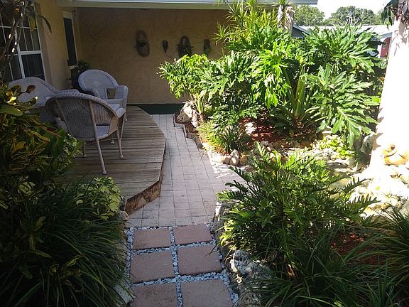 2nd image of 7782 Eaton Ct