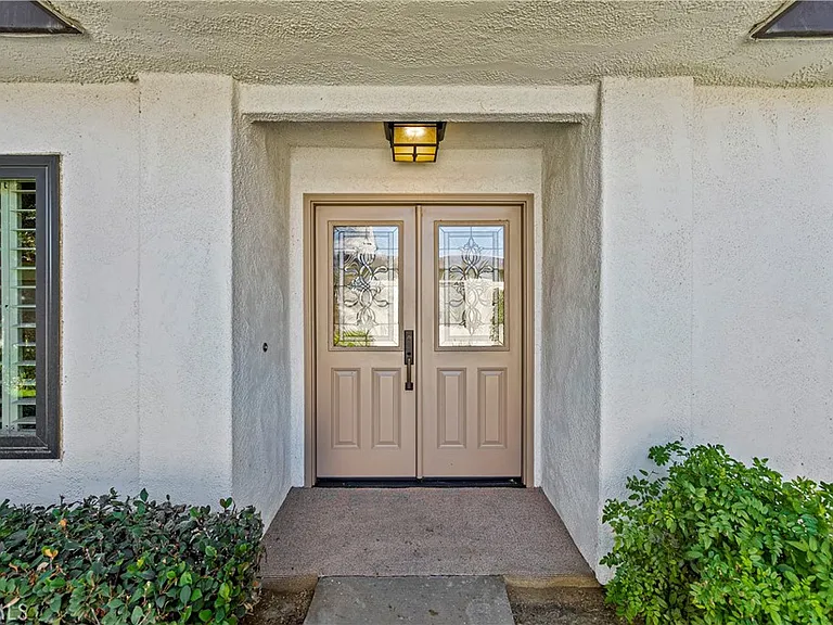 17 Toledo Dr — Photo 34