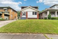 Manchester Ave-S0207-001.jpg