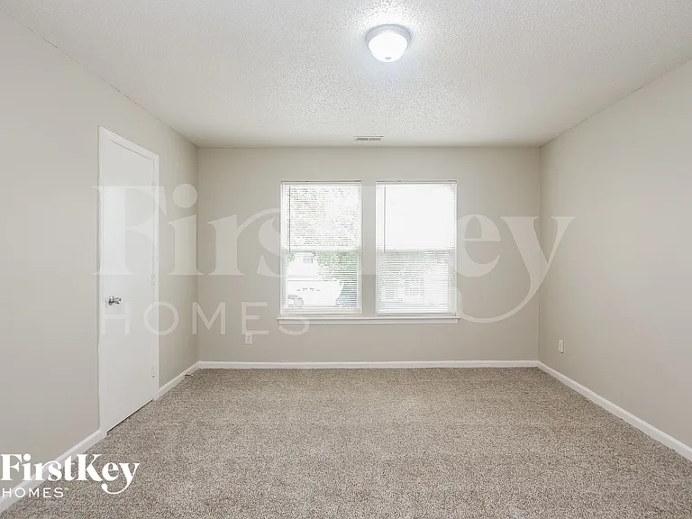 1229 Kenwood Dr — Photo 6