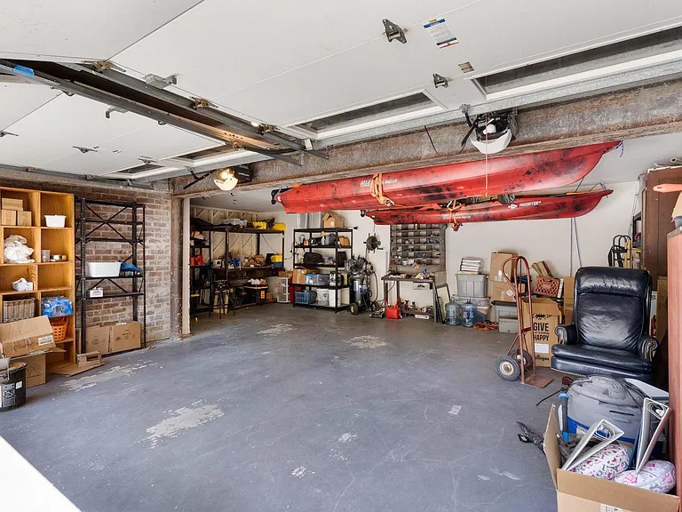 1806 Robert St — Photo 19