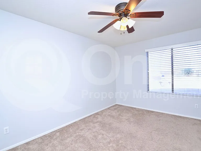 6629 W Rose Garden Ln — Photo 2