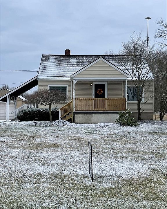 1st image of 856 Champion Ave E
