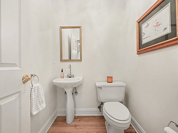 5th image of 103 Villa Dr