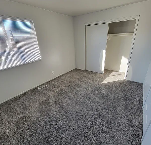 586 W Tiffany Town Dr #1 — Photo 8