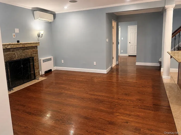 302 Oakford St — Photo 4