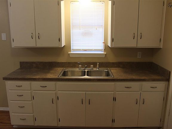 4th image of 4734 Eden Ln
