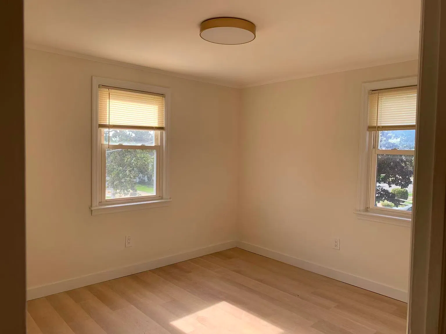 3 bed, 1066 sqft, $4,600 — Photo 3