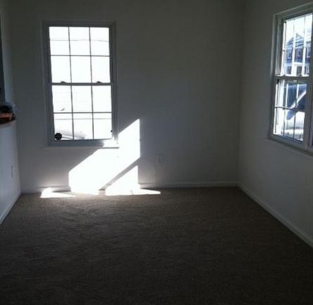 5th image of 814 C Ave