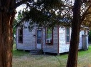 1318 E Milam St, West Orange, TX 77630