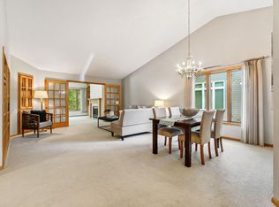 7542 Silver Lake Rd, Mounds View, MN 55112