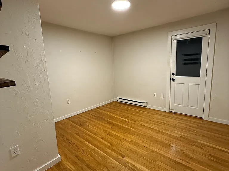 181 Bowen St #1 — Photo 2