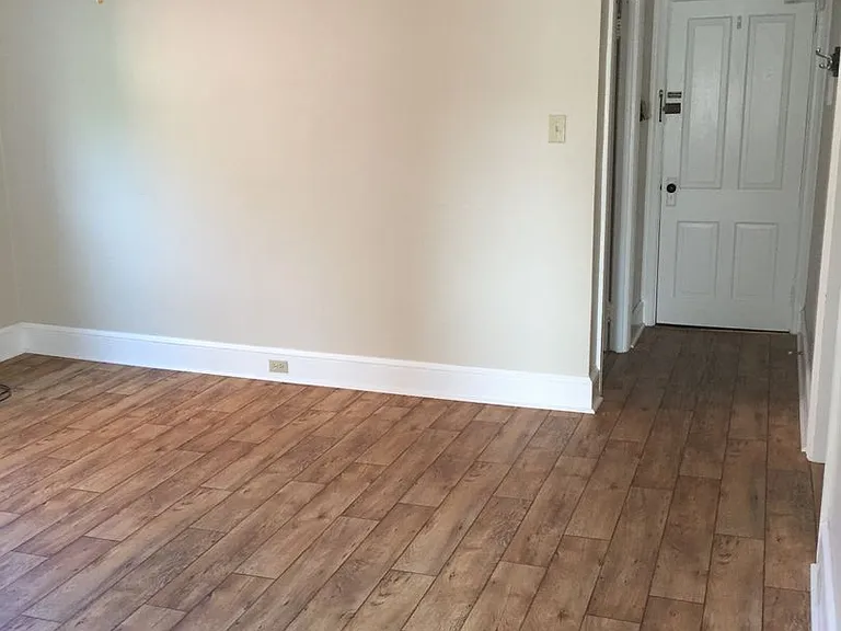 138 E Chestnut St — Photo 7