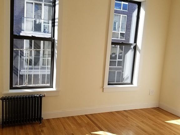 3rd image of 11-44 44th Dr #12