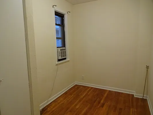 Rented by Salon Realty Corp | media 12