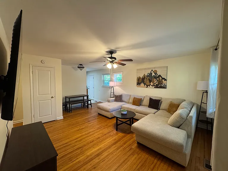 200 Parthenia Dr — Photo 8