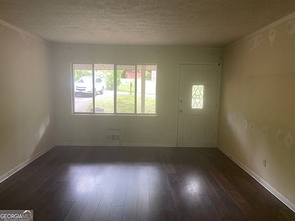 3rd image of 3003 Forrest Park Rd SE