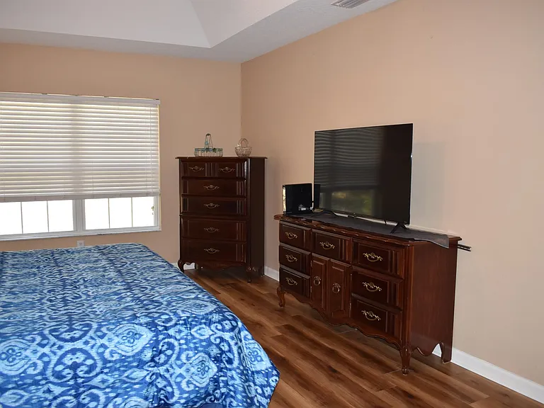 220 NW Kelly Lake Ct — Photo 9