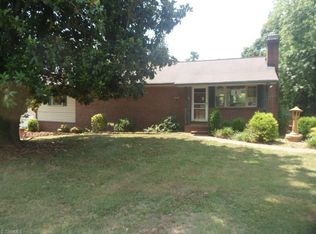 5770 Marty Ln, Clemmons, NC 27012