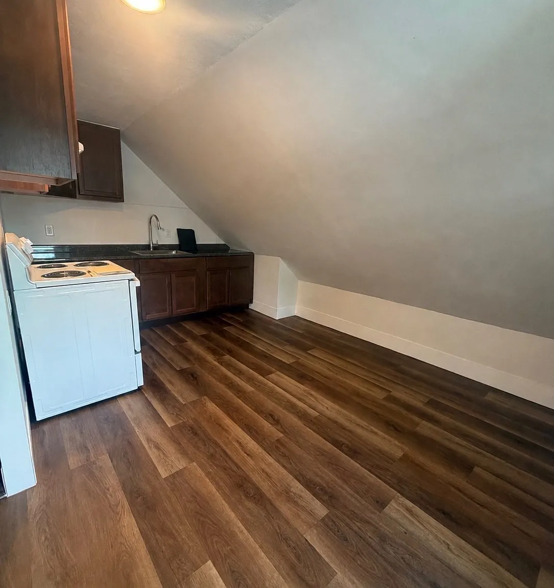 2 bed, 1.0 bath, 800 sqft, $1,800 — Photo 4