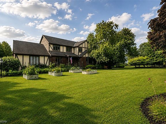 2nd image of 2458 Cedarwood Rd