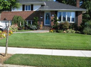 41 Cheryl Rd, Massapequa, NY 11758