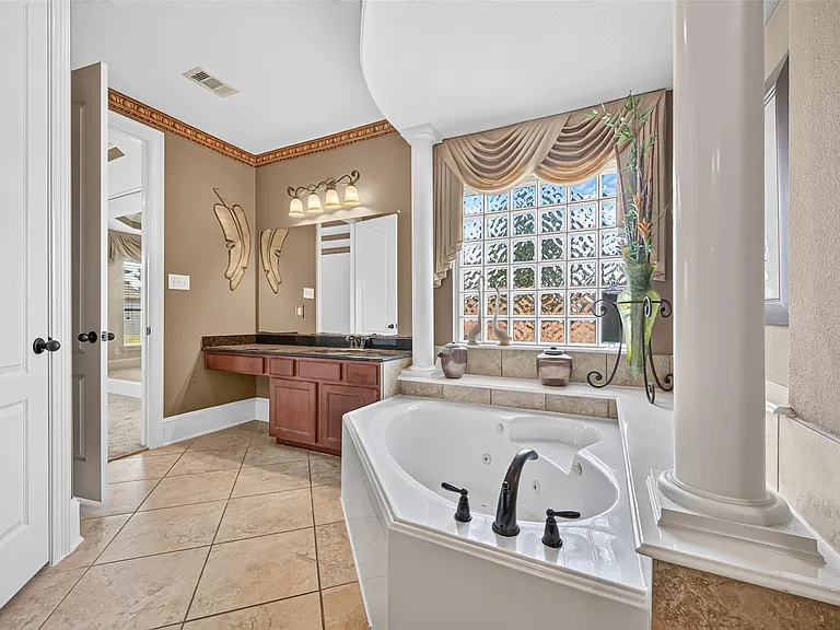 9735 Lansing Meadows Dr — Photo 28