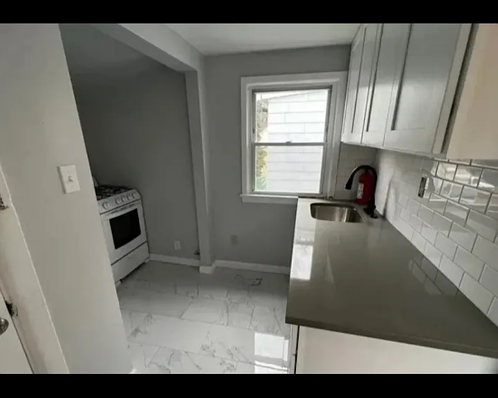 594 Christopher St #2L — Photo 1