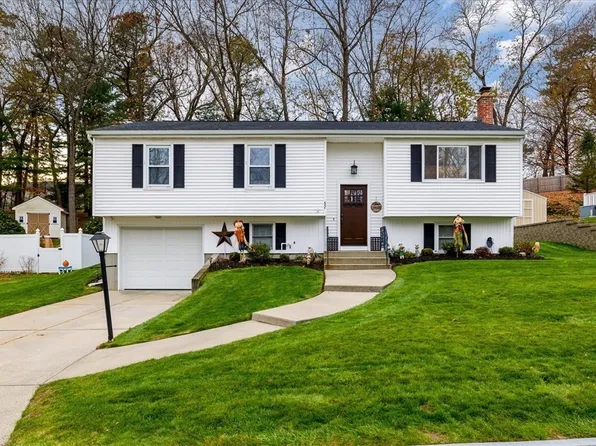 52 Westbanks Ct, Springfield, MA 01118