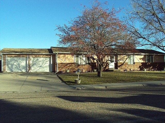 1st image of 821 S GILMAN