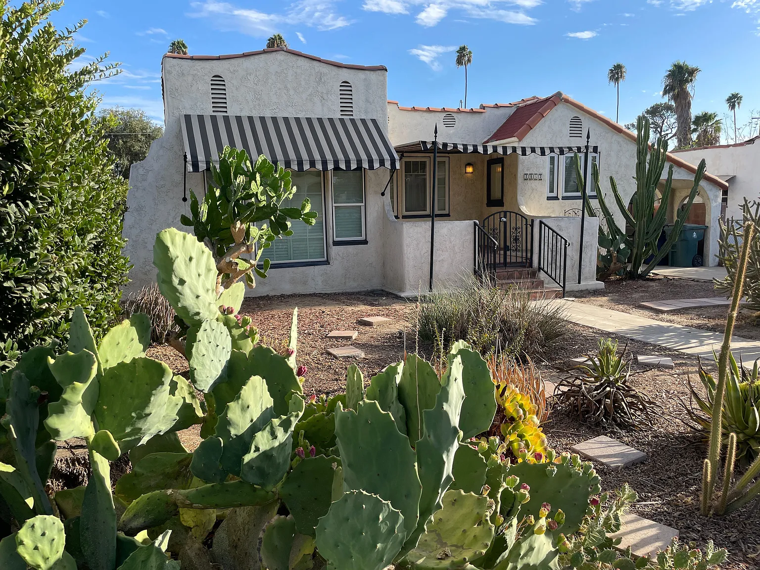 2 bed, 1.0 bath, 966 sqft, $3,500 — Photo 3