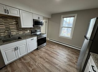 483 10th St #1L, Troy, NY 12180