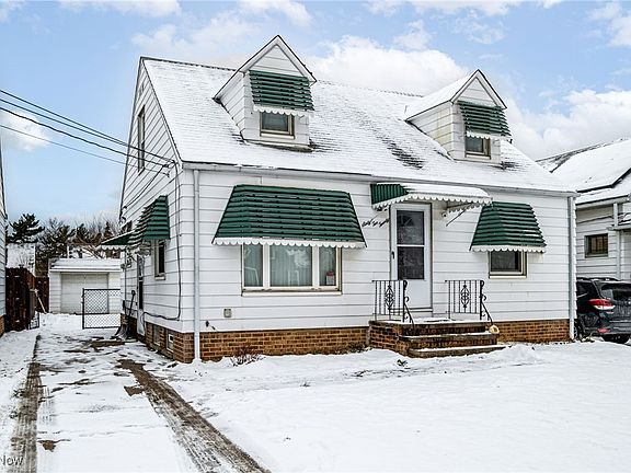 3rd image of 6220 Traymore Ave