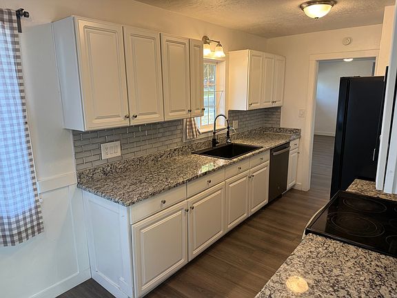 2nd image of 468 Pioneer Ave