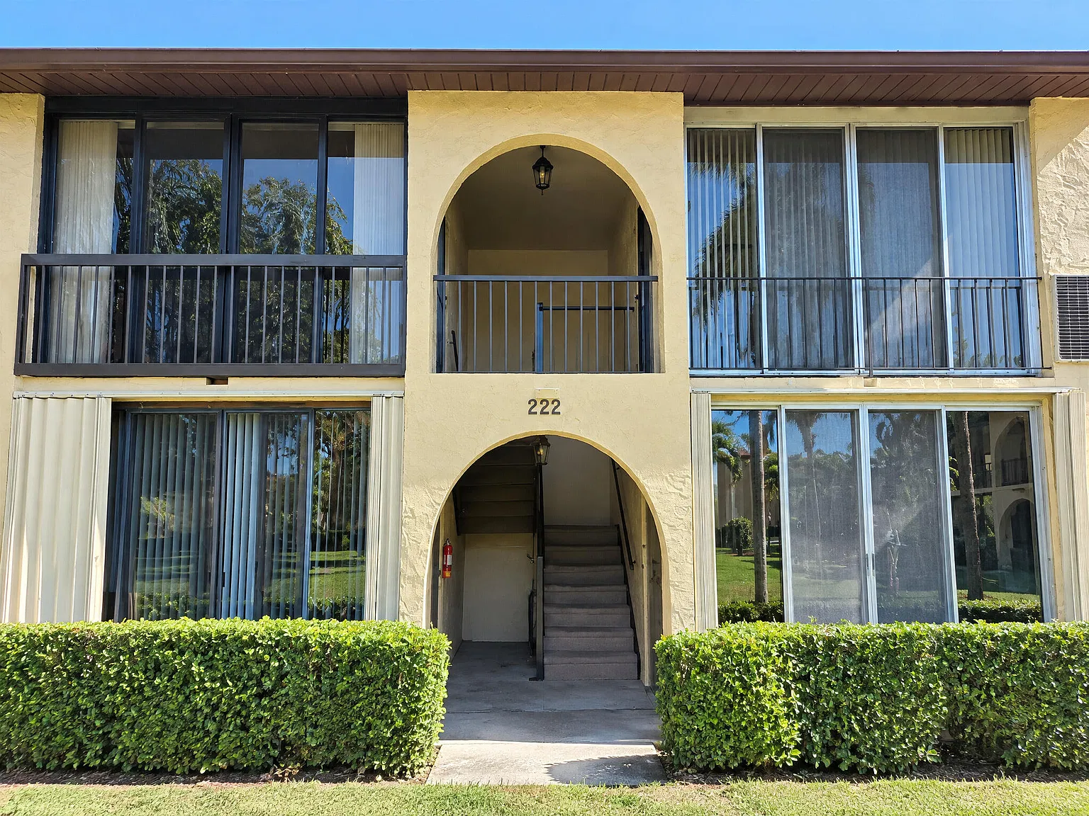 2 bed, 2.0 bath, 924 sqft, $1,595 — Photo 3