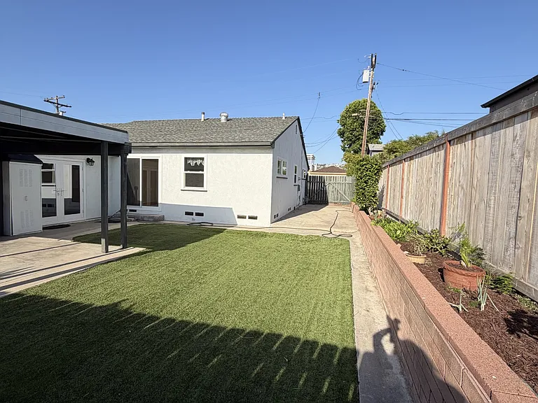 6486 Winona Ave — Photo 24
