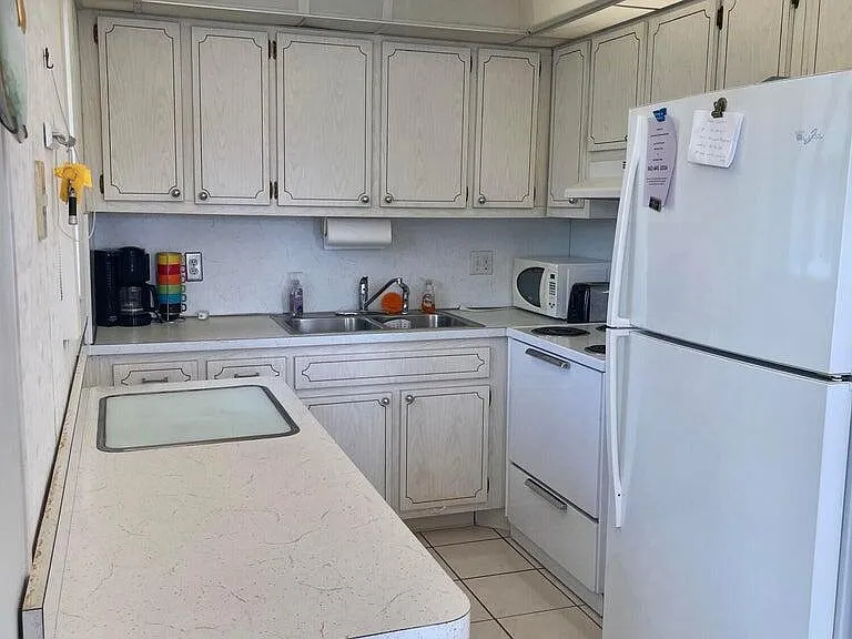 2840 Lake Osborne Dr #205 — Photo 9