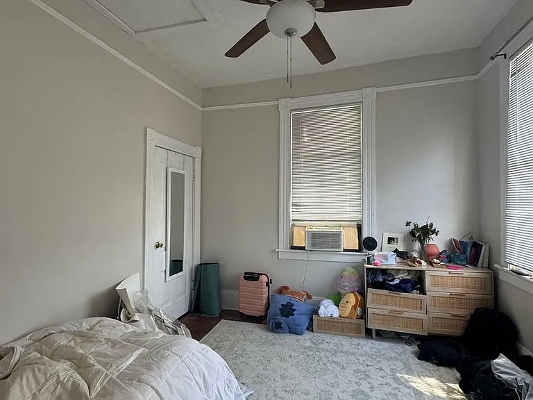 216 E Henry St #B — Photo 10