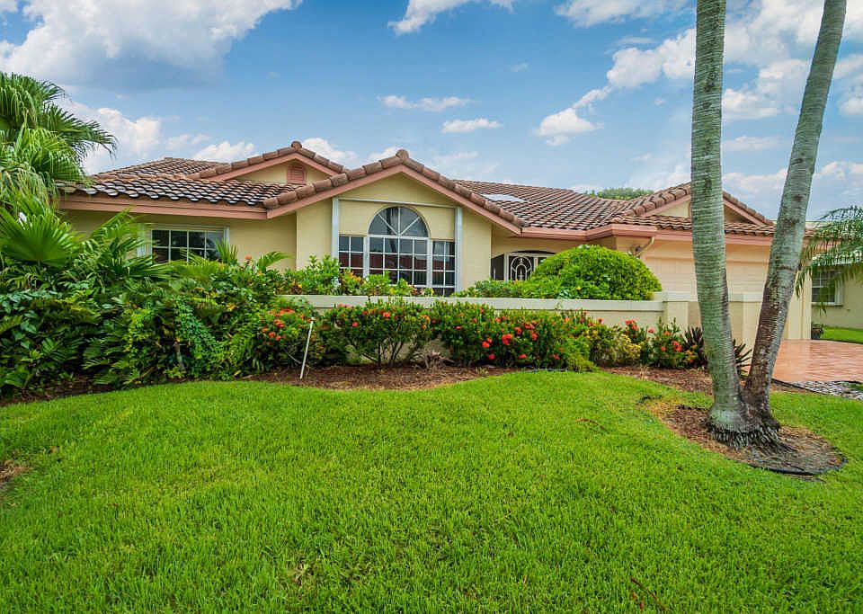 1st image of 6186 Golf Villas Dr