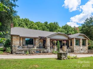 535 E Chestnut Gap Rd, Hendersonville, NC 28792