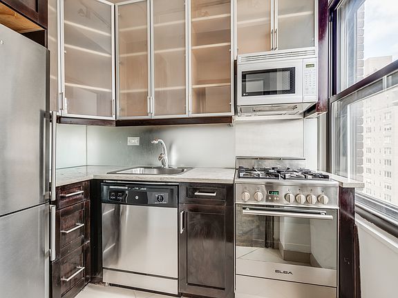 3rd image of 56 7th Ave APT 7J